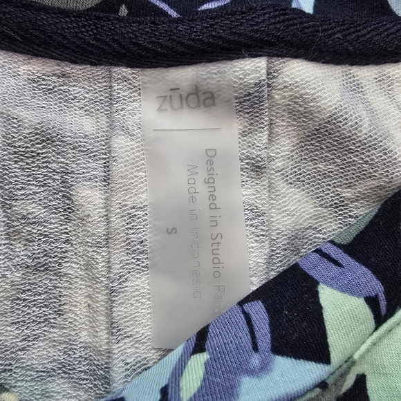 zuda Z-Knit Curved Hem Long Sleeve Pullover Size S NWOT BLUE FLORAL A468601 QVC - Picture 3 of 7